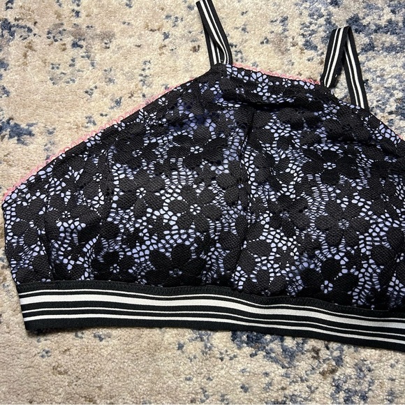 Victoria’s Secret Gray & Black Floral Mesh Padded Bikini Top Size Small - Picture 2 of 8